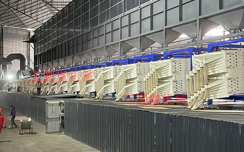 方形搖擺篩生產(chǎn)線 方形搖擺篩生產(chǎn)線